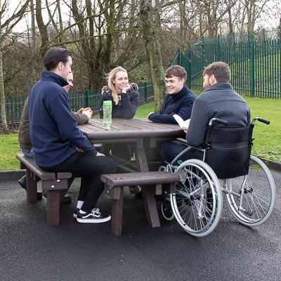 Table de pique-nique Pembridge&trade; avec Acc&egrave;s pour Fauteuil Roulant