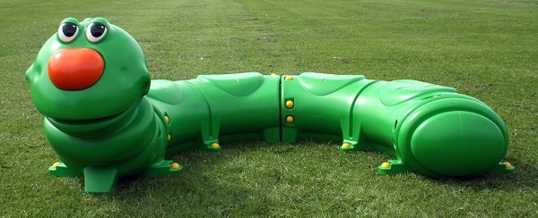 Munchy de Rups zitoplossing op gras