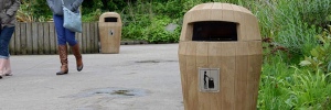Wat maakt de Sherwood&trade; buitenafvalbak ideaal voor parken en groene openbare ruimtes?