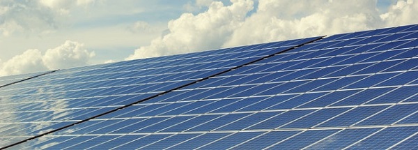 Een houder voor zonnepanelen
