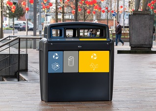 Nexus&reg; Evolution City Trio Mülltrennsystem für 3 abfallabteile auf der straße gelegen