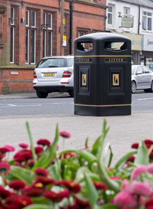 Glasdon Jubilee&trade; 240 litre wheelie bin housing