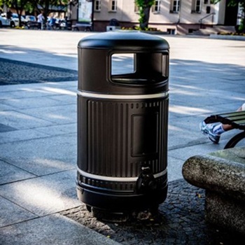 Glasdon Topsy Royale litter bin on a famous old market plaza in the Polish Heritage town of Wolsztyn