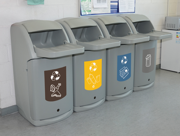 Kombiniert mit Tablett-Regalbehältern, um eine Recyclingstation am Arbeitsplatz zu bilden