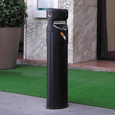 Ashguard SG&trade; freistehender Aschenbecher