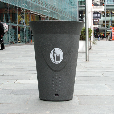 Papeleras y contenedores de basura