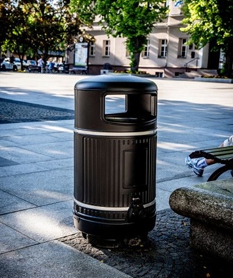 Glasdon Topsy Royale litter bin on a famous old market plaza in the Polish Heritage town of Wolsztyn