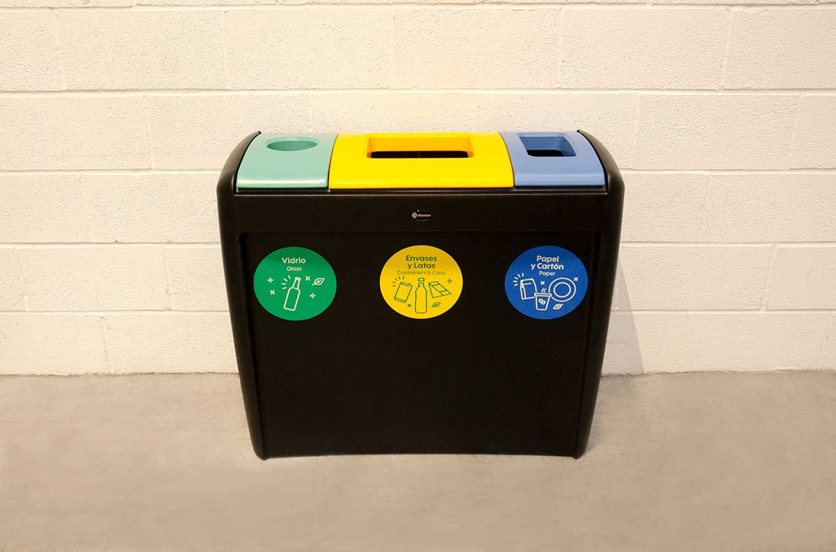 Papelera de reciclaje Nexus&reg; Evolution Trio con gr&aacute;fico frontal personalizados