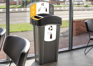 Poubelle de tri sélectif Eco Nexus® collecteur de gobelet à l’intérieur d'une station-service