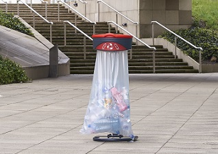 Support pour sac poubelle tri sélectif pour canettes Orbis™ vigipirate