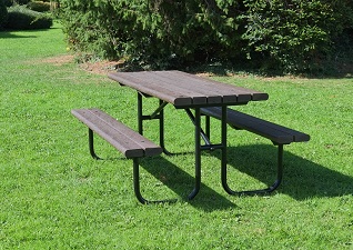 Table de pique-nique Bowland™ dans un champ