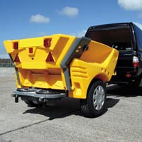 &Eacute;pandeur &agrave; sel tract&eacute; Croisi&egrave;re&trade; 1000 &ndash; tract&eacute; par une camionnette