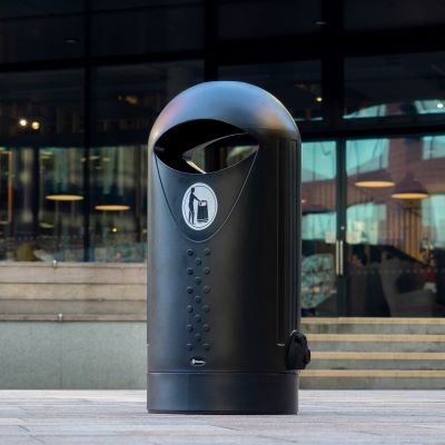 Poubelle Elipsa&trade; & Livraison Express Poubelle de 63 L munie d&rsquo;un insert m&eacute;tallique