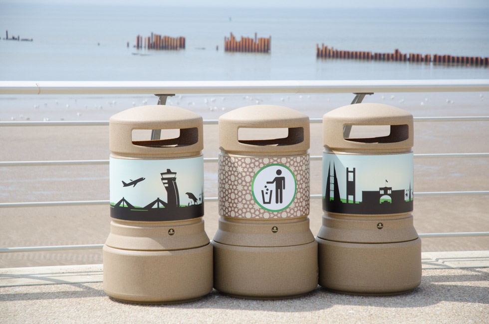 Plaza&reg; Litter Bin with full colour graphics wrap