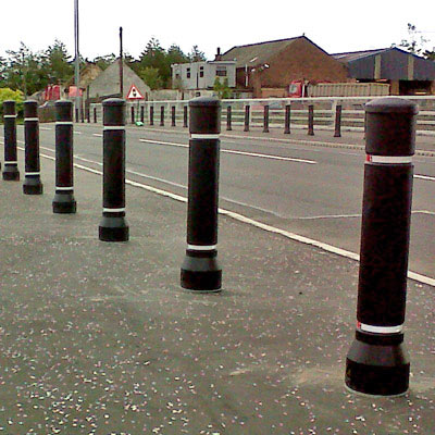 Neopolitan&trade; 20 Bollard