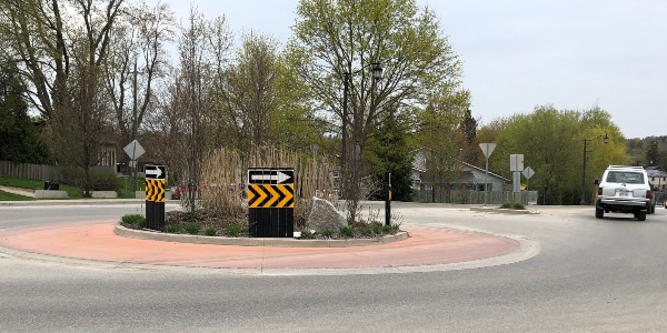 Chevroflex-on-county-of-wellington-roundabout