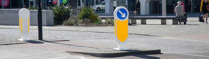 Rebound Signmaster Ultra in white with reflectors to front, side and reverse.