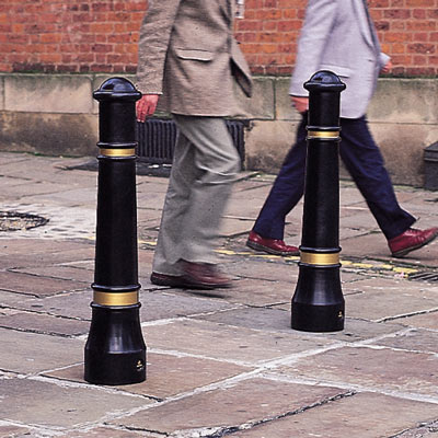 Victory&trade; Bollard