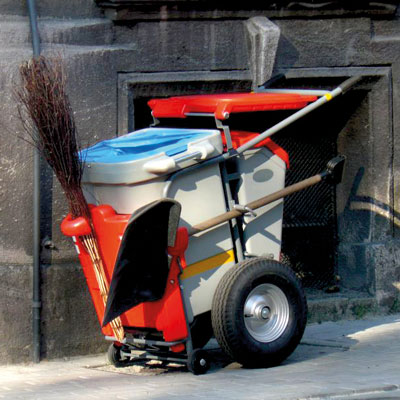 Single Space-Liner&trade; Orderly Barrow