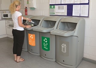 Nexus® 140 afvalscheidingsbakken met dienbladhouder bovenop