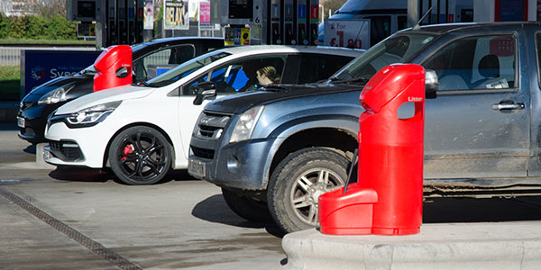 Producten voor uw benzinestation met Auto-Mate™ Afvalbak en Screen Clean Station™