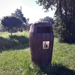 Kosz na śmieci Sherwood™ model z pokrywą