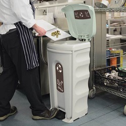 Beh&aring;llare Nexus&reg; Shuttle f&ouml;r insamling matavfall p&aring; restauranger