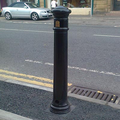 Pollare Glasdon Manchester - Kundanpassning