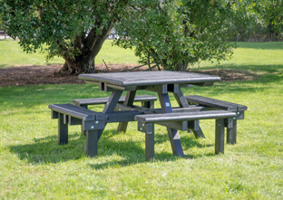 Pembridge picnic table in a park location
