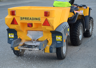 Turbocast™ 800 Towable Salt Spreader