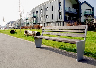Vistra™ Seat outside a housing block