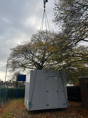 Element on crane