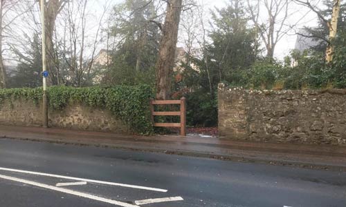 Glasdon Gateway Fence from Road style=