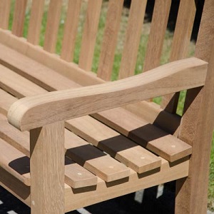 Close up of the Larbreck&trade; Hardwood Seat seat ends