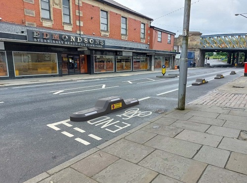 endurokerb cycle lane defender segregating a cycle lane on a built-up urban road