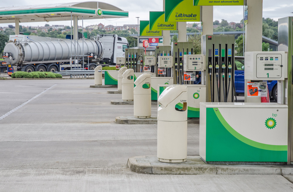 Auto-Mate&trade; Petrol Forecourt Bin in personalised colour for BP Garage