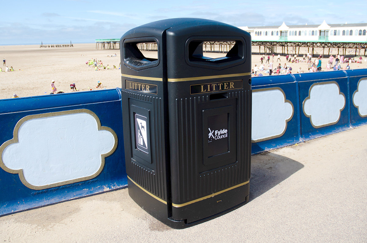 Glasdon Jubilee&trade; 240 Wheelie Bin Housing with personalised front graphic