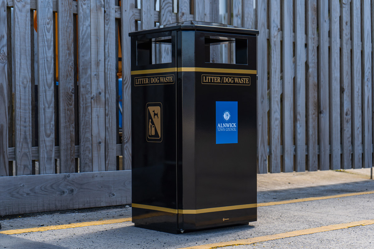 Invicta&trade; Litter Bin with personalised front graphic