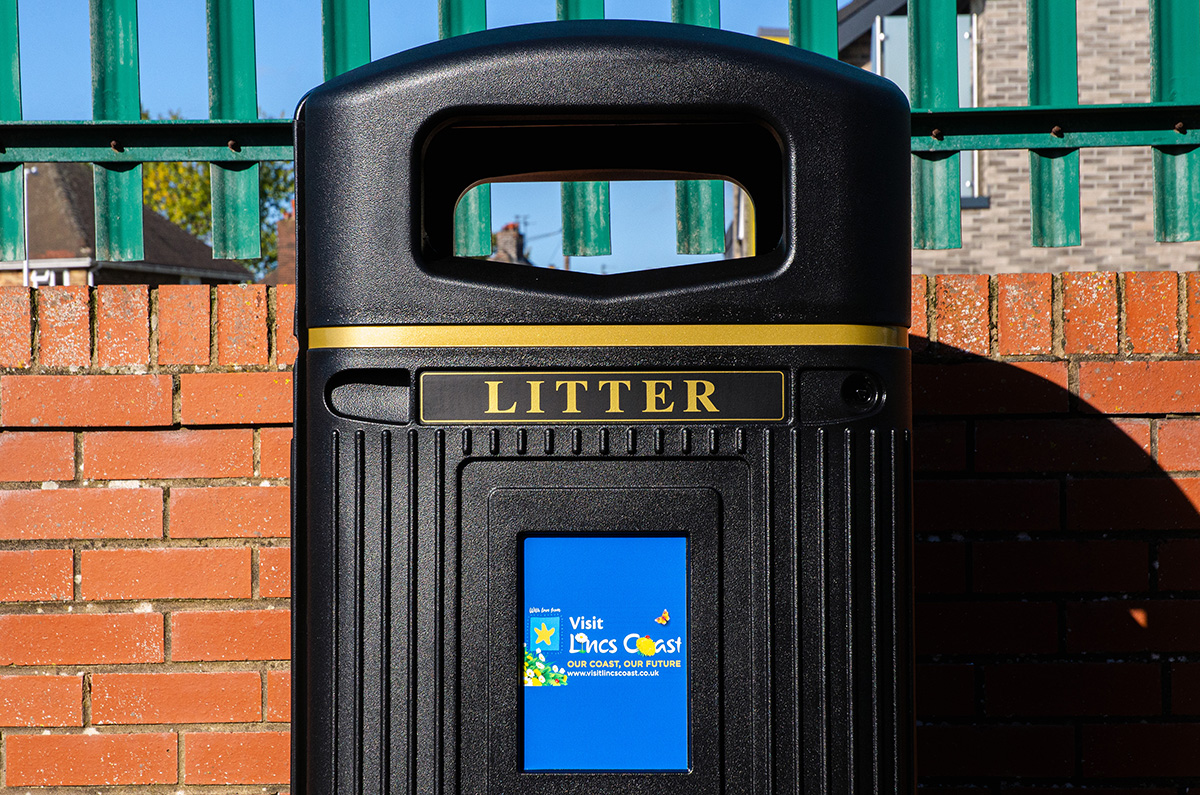 Glasdon Jubilee&trade; 110 Litter Bin with personalised front graphic  