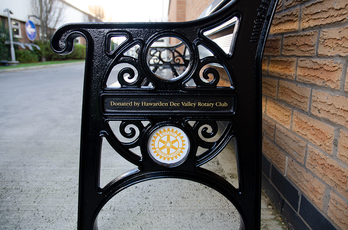 Lowther&trade; Seat with personalised circular plaque