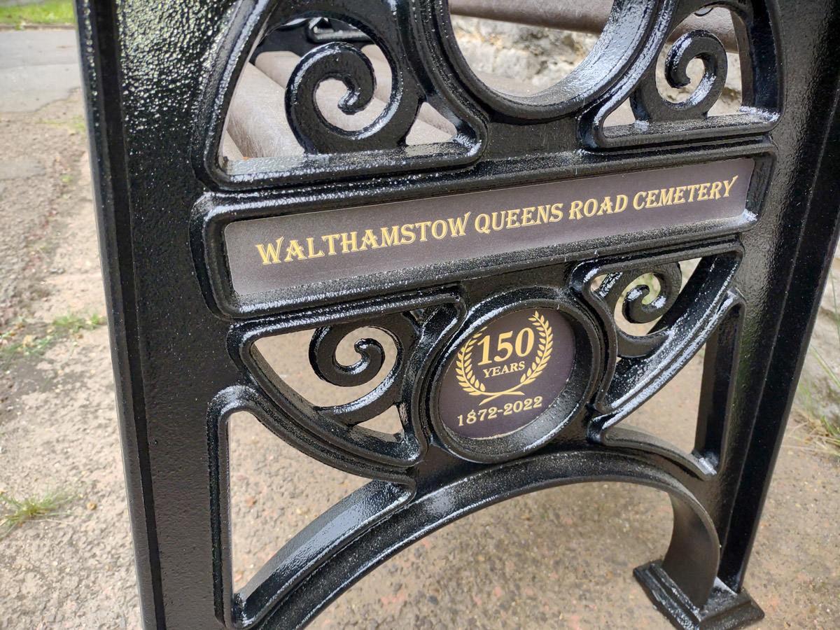 Lowther&trade; Seat with personalised circular plaque
