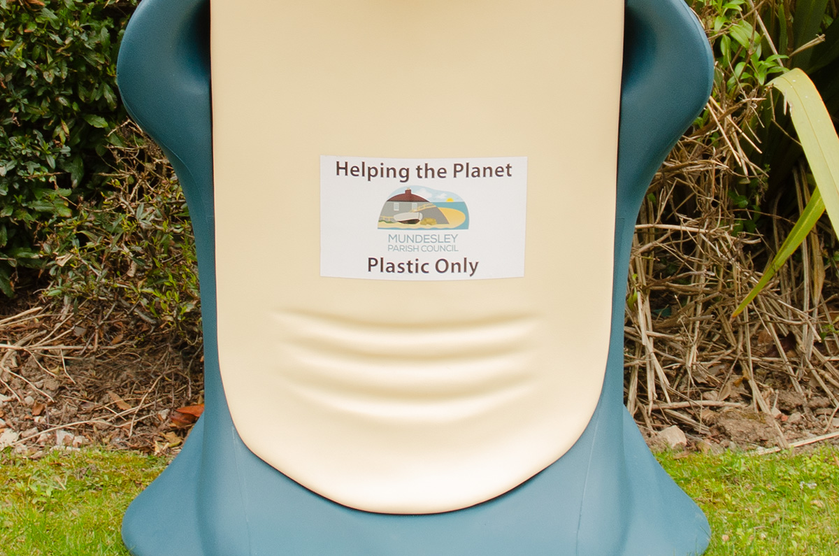 Splash&trade; Novelty Litter Bin personalised front graphic