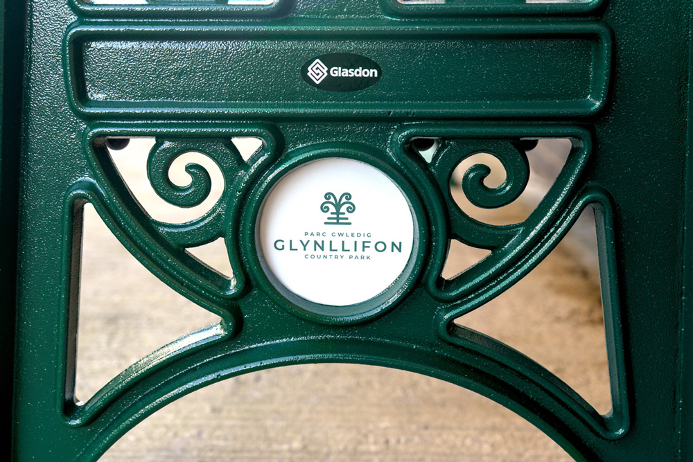 Lowther&trade; Seat with personalised circular plaque