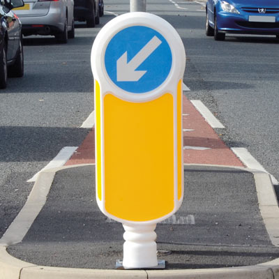 Socketed Rebound Signmaster&trade; Bollard Compliant to Passive Safety Standard: BS EN 12767:2019