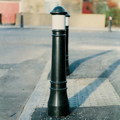 Victory&trade; Bollard Compliant to Passive Safety Standard: BS EN 12767:2019 (Impactapol&reg; model only)