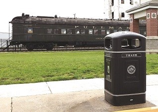 Glasdon Jubilee Outdoor Waste Receptacle